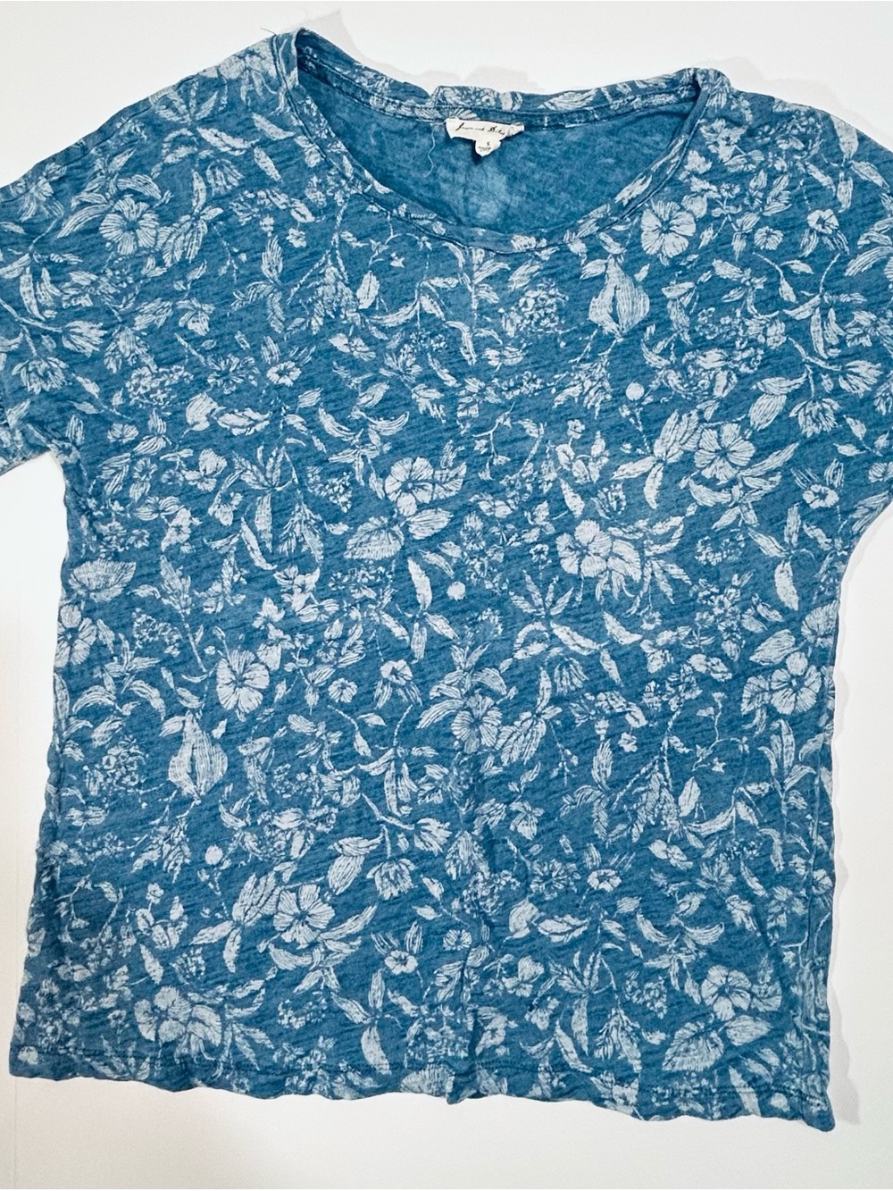 Women’s Blue Floral Crewneck Top - Jane & Delancey